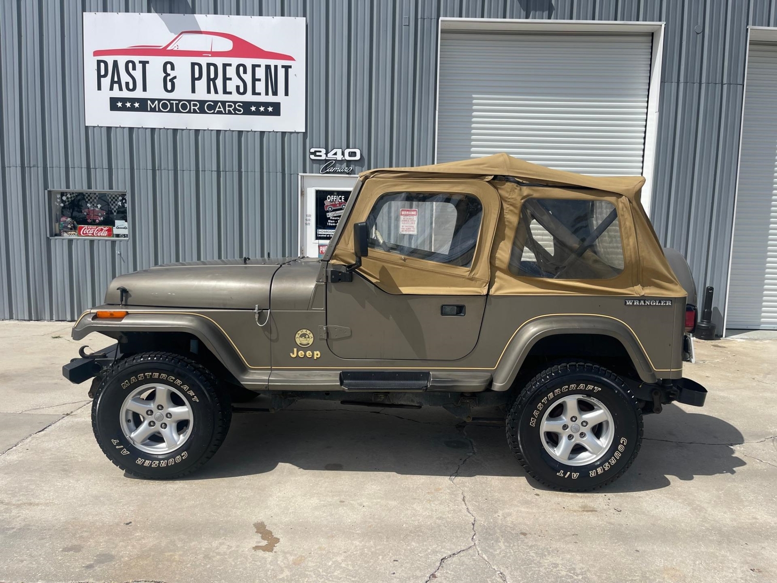 Owner 1989 Jeep Wrangler  Sahara 4x4 4.2 Liter Gold