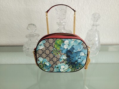 GUCCI GG SUPREME MONOGRAM BLOOMS MINI CHAIN SHOULDER BAG, GREAT CONDITION, USED