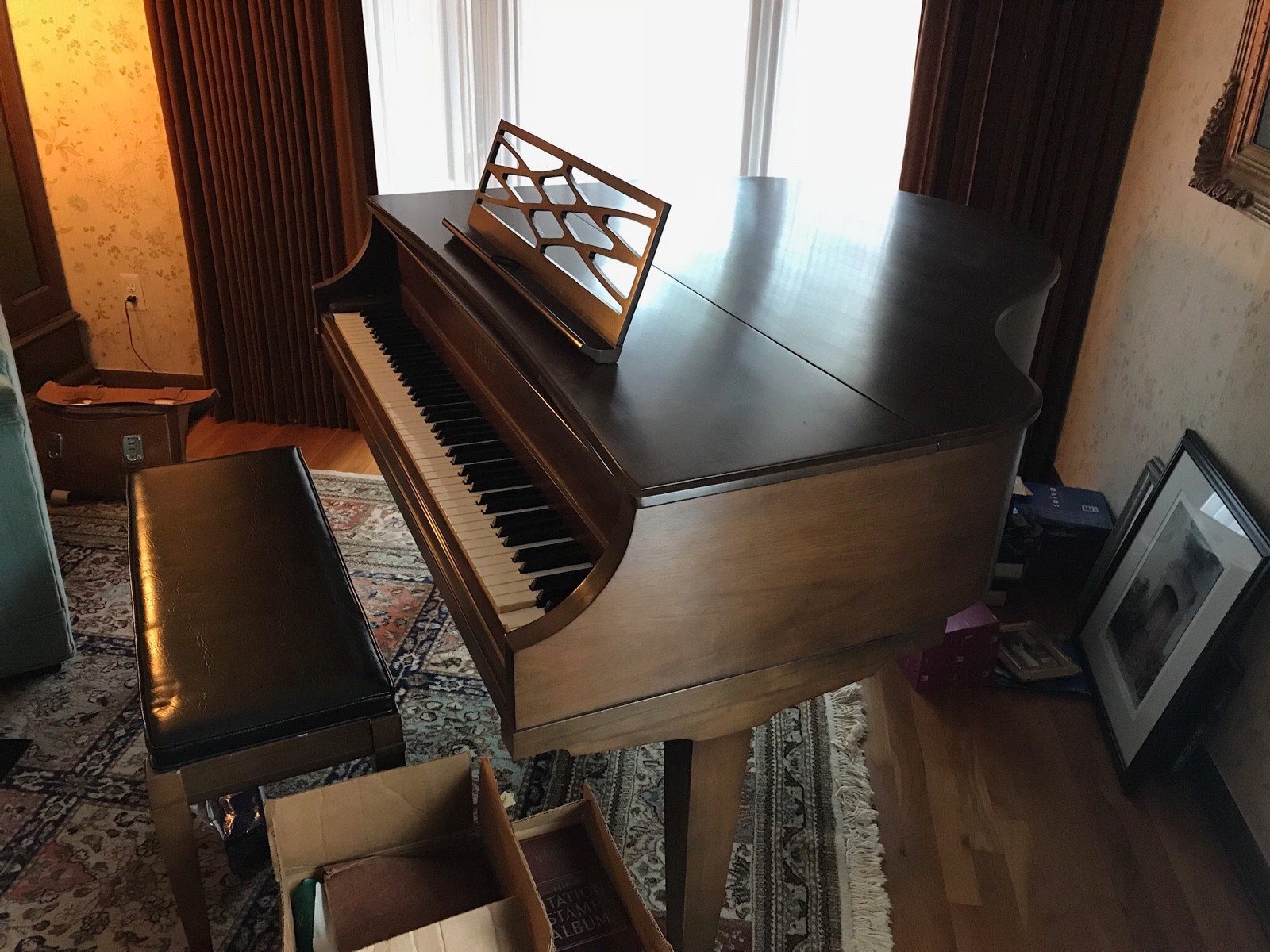 kimball baby grand piano dark brown with bench beautiful condition