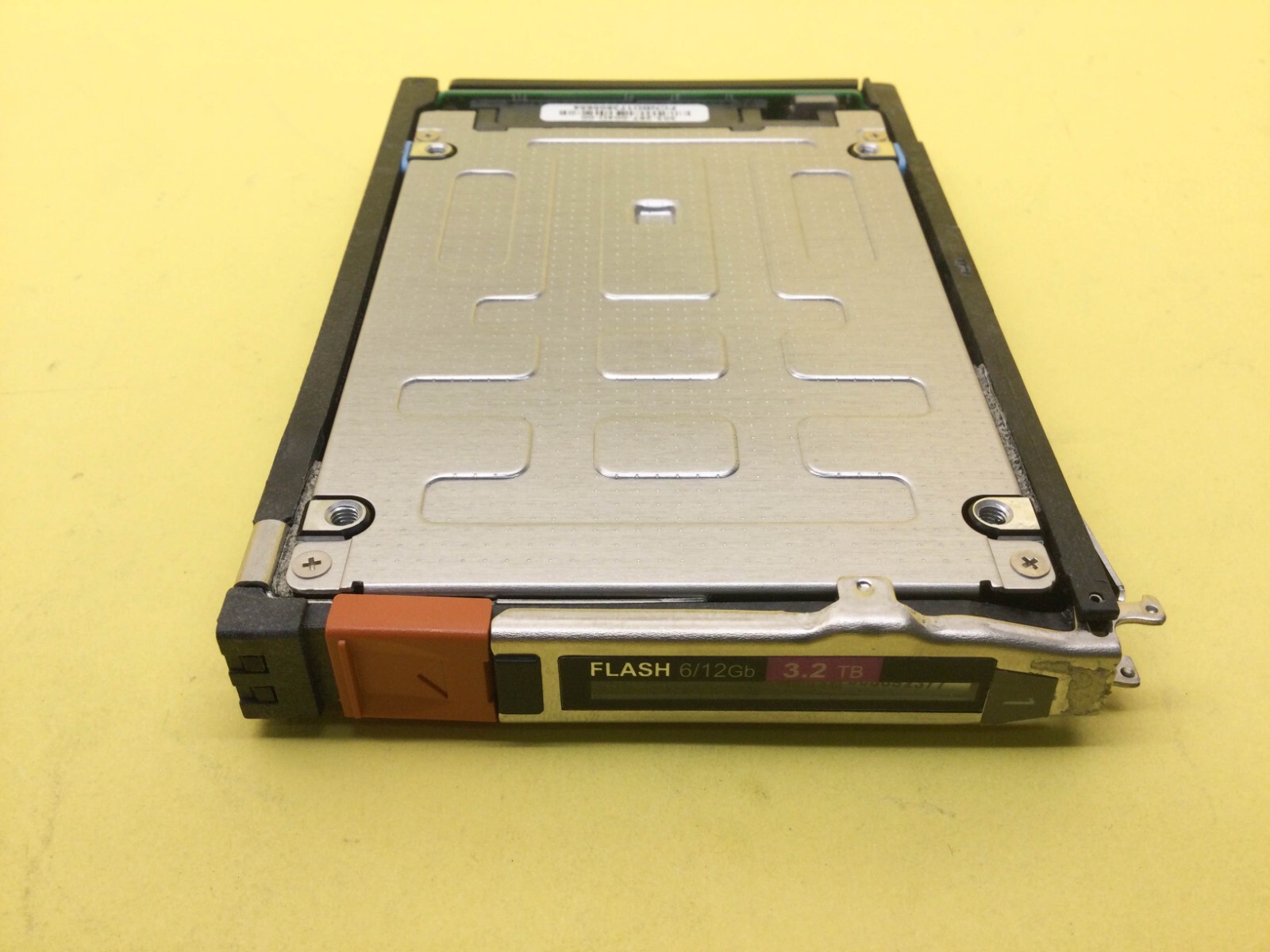 005052377 EMC Unity 3.2TB SAS 6/12Gb 2.5'' Flash SSD