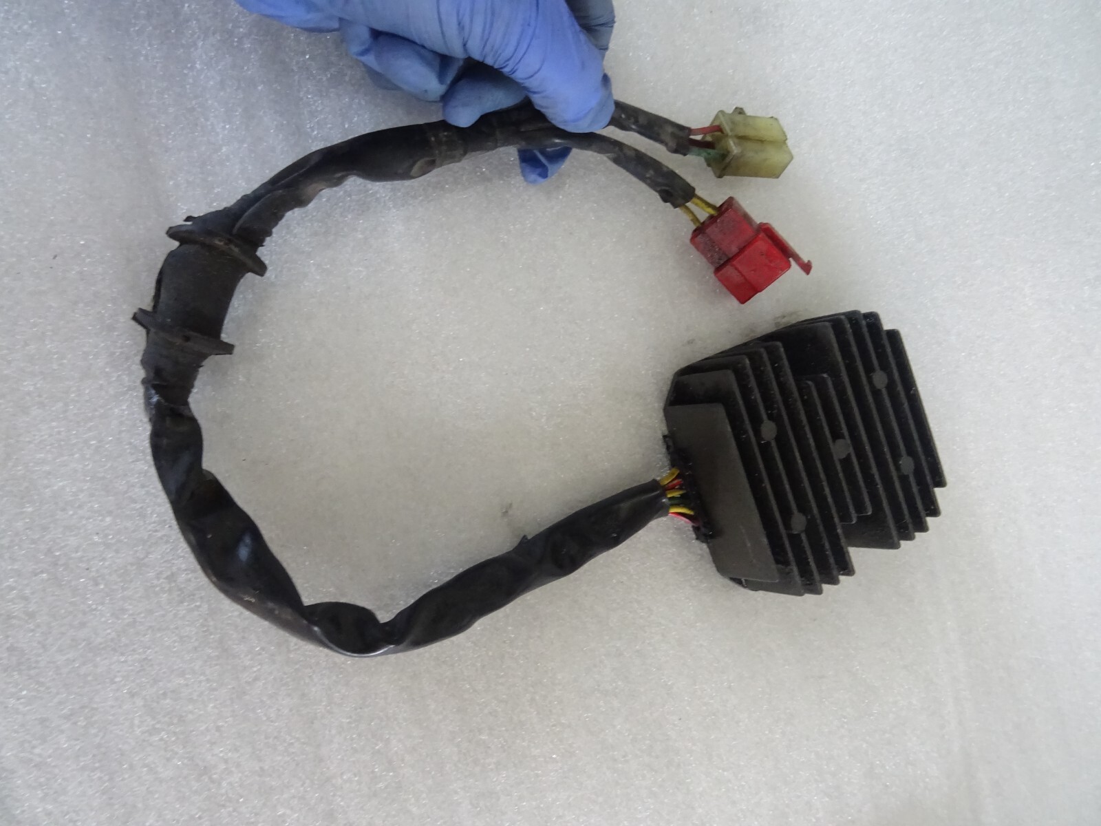 E3. Kawasaki ZX9 R ZX900 C Voltage Regulator Generator