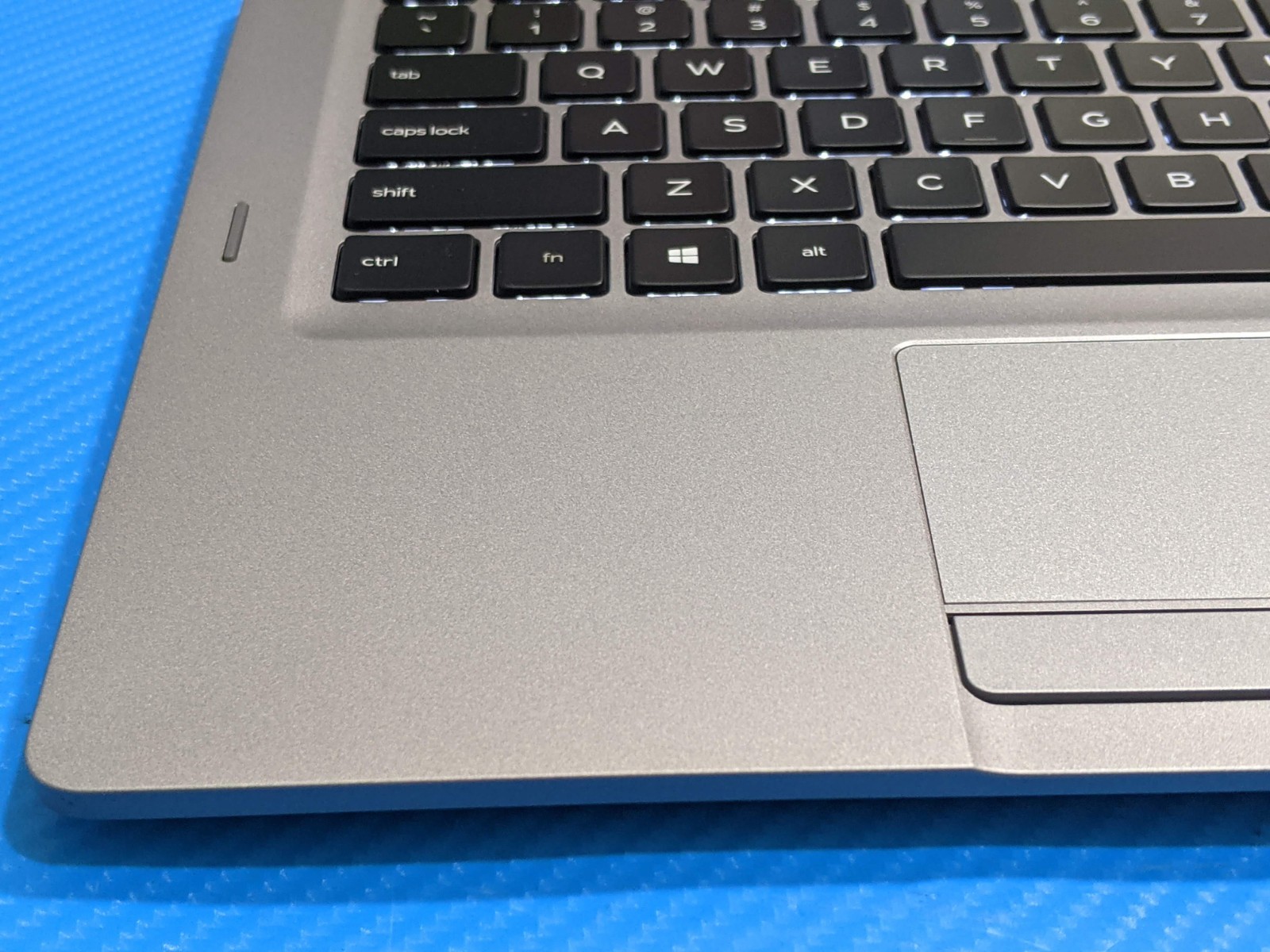 Dell Latitude 5310 2-in-1 13.3" Touch i7-10610U 32GB RAM 512GB SSD Win 11 Pro - Thumbnail 6