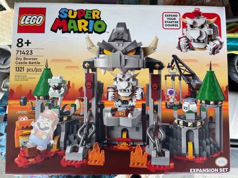 L@@K! LEGO Super Mario: Dry Bowser Castle Battle Expansion Set