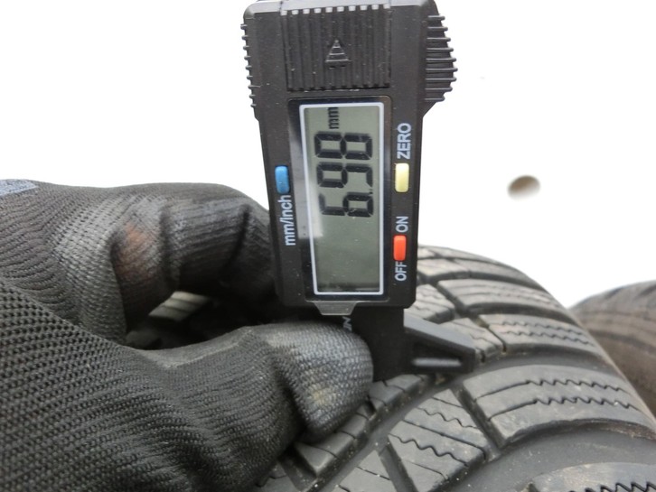 Hyundai I 30 GD 15-17 2 x Reifen Winterreifen Hankook 205/55R16 91 H Hyundai I 30 GD 15-17 30.10.2015 gebraucht Vorschau 2