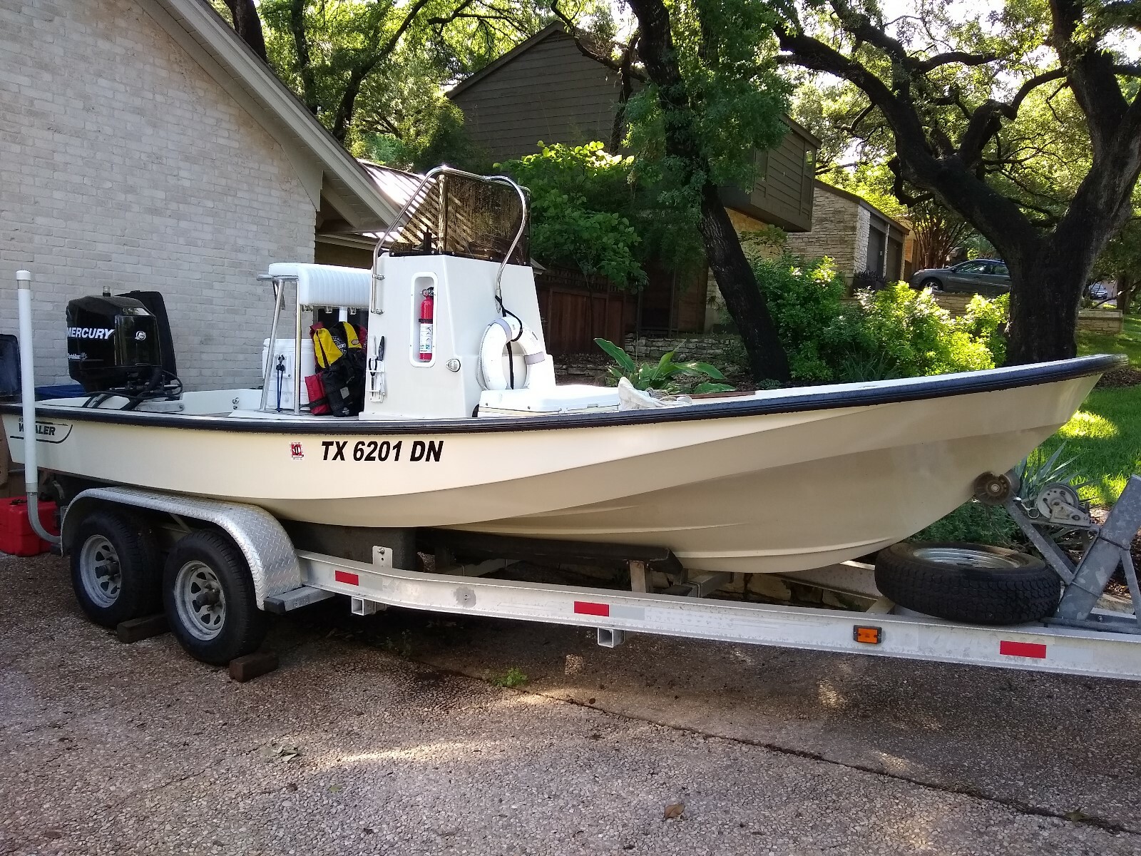 BOSTON WHALER 19 Lo Pro