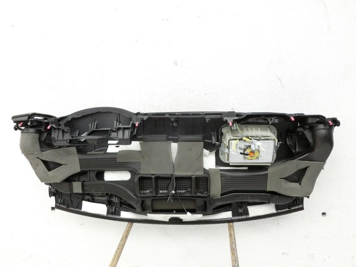 Toyota Auris E18 15-18 Armaturenbrett Panel komplett Toyota Auris E18 15-18 01.06.2015 gebraucht Vorschau 4