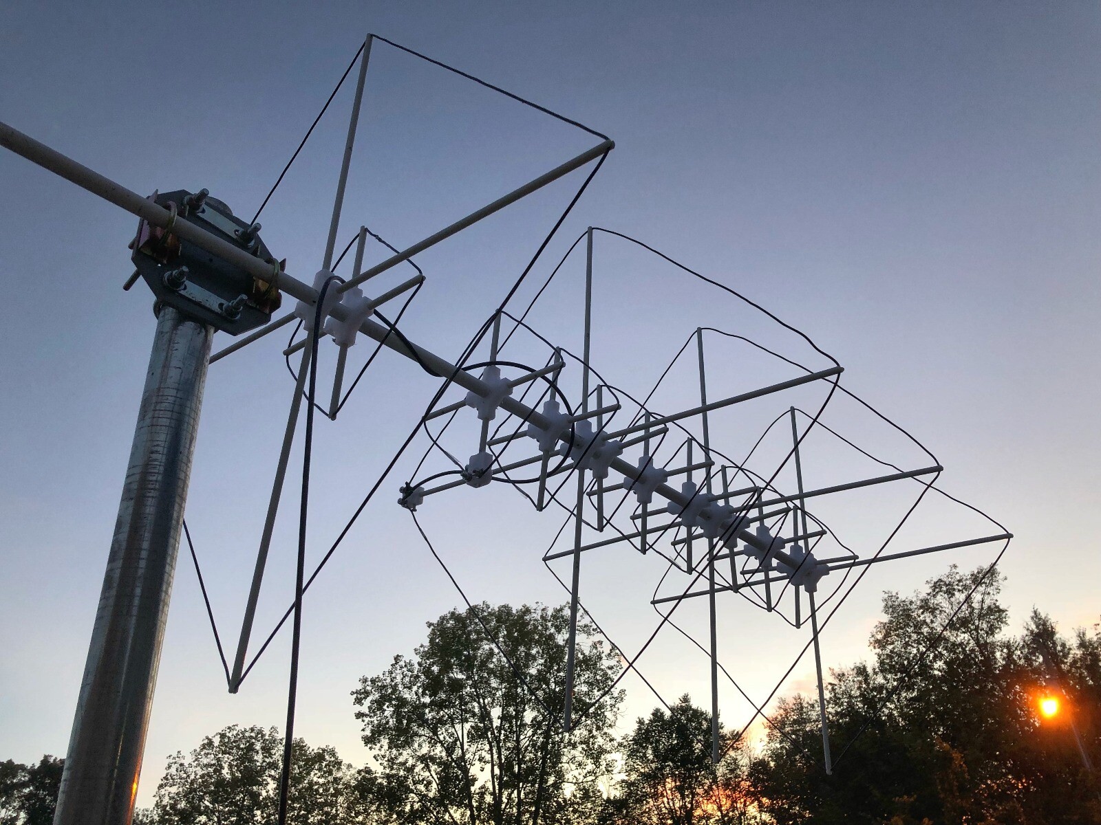 Radiowavz RWQ2M4404X9 Quasar Dual Band 2M 70CM 7 Element Quad Antenna