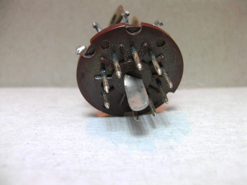 Noval - Stecker  Novalstecker  9 - Pin