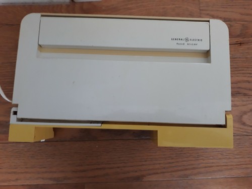 Vintage GE General Electric Food Slicer Yellow Plastic Metal Blade Model B1-SL10