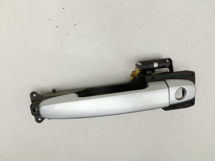 Toyota RAV4 III CA30W 06-13 Türgriff Griff aussen Links Vorne 1F7 Toyota RAV4 III CA30W 06-13 19.04.2006 gebraucht Vorschau 3