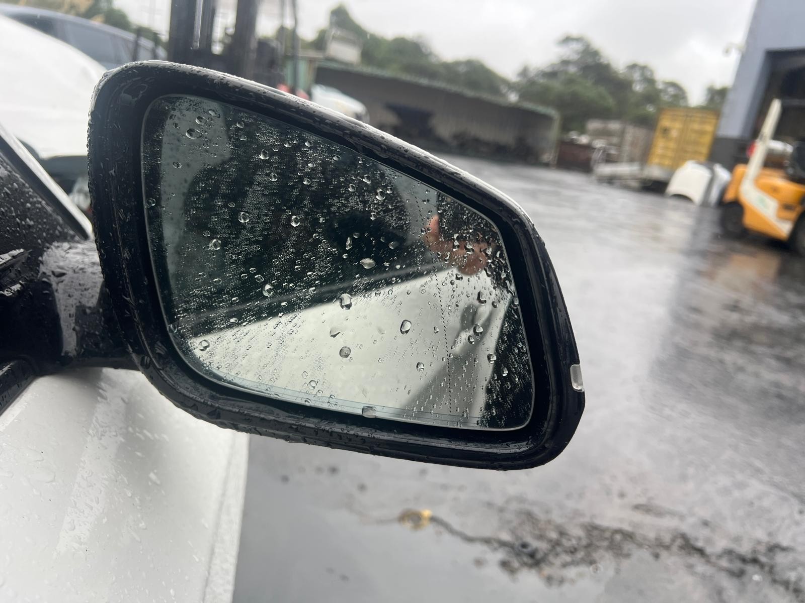 BMW 1 SERIES F20 03/2015-05/2019 RIGHT REAR STRUT HATCH STANDARD 33526883839 - thumbnail 3