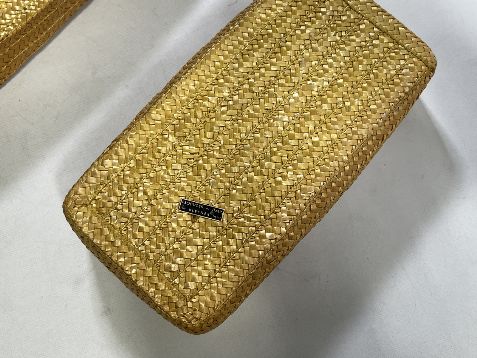 Tan Woven Basket Flat Tissue Box Holder EUC - Picture 3 of 4