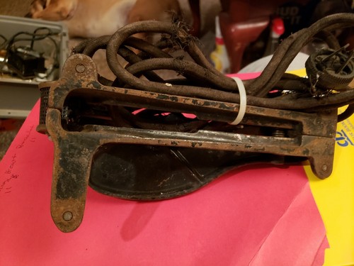 Vintage Sewing Machine Cast Iron FOOT PEDAL Controller Steam Punk Rat Rod Pedal
