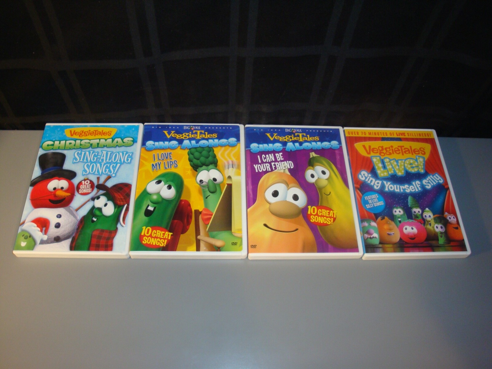 その他 204 Tag Along Tales [DVD] VeggieTales 4 DVD Lot Live Sing alongs Christmas Friend Love