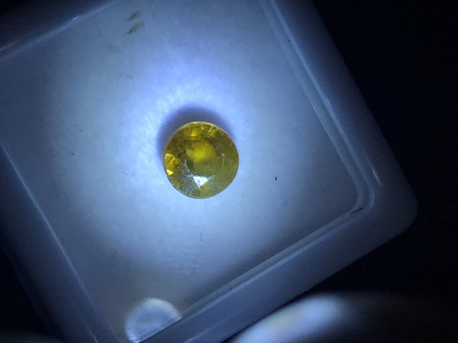 1.00 ct Natural Loose Mad. Green Sphene Titanate Rainbow Flash Round Gemstone