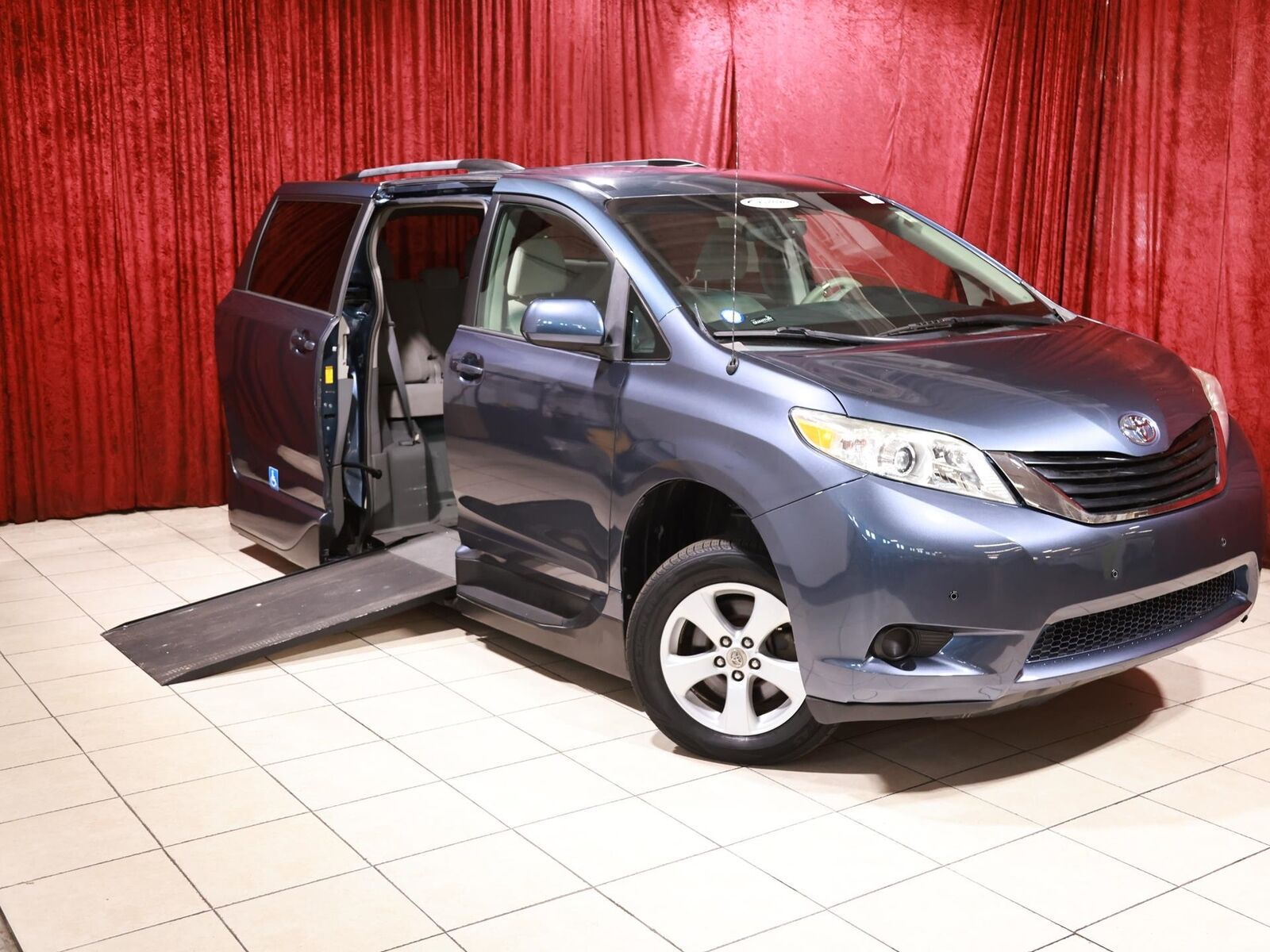 Owner 2014 Toyota Sienna Mobility Van for sale!