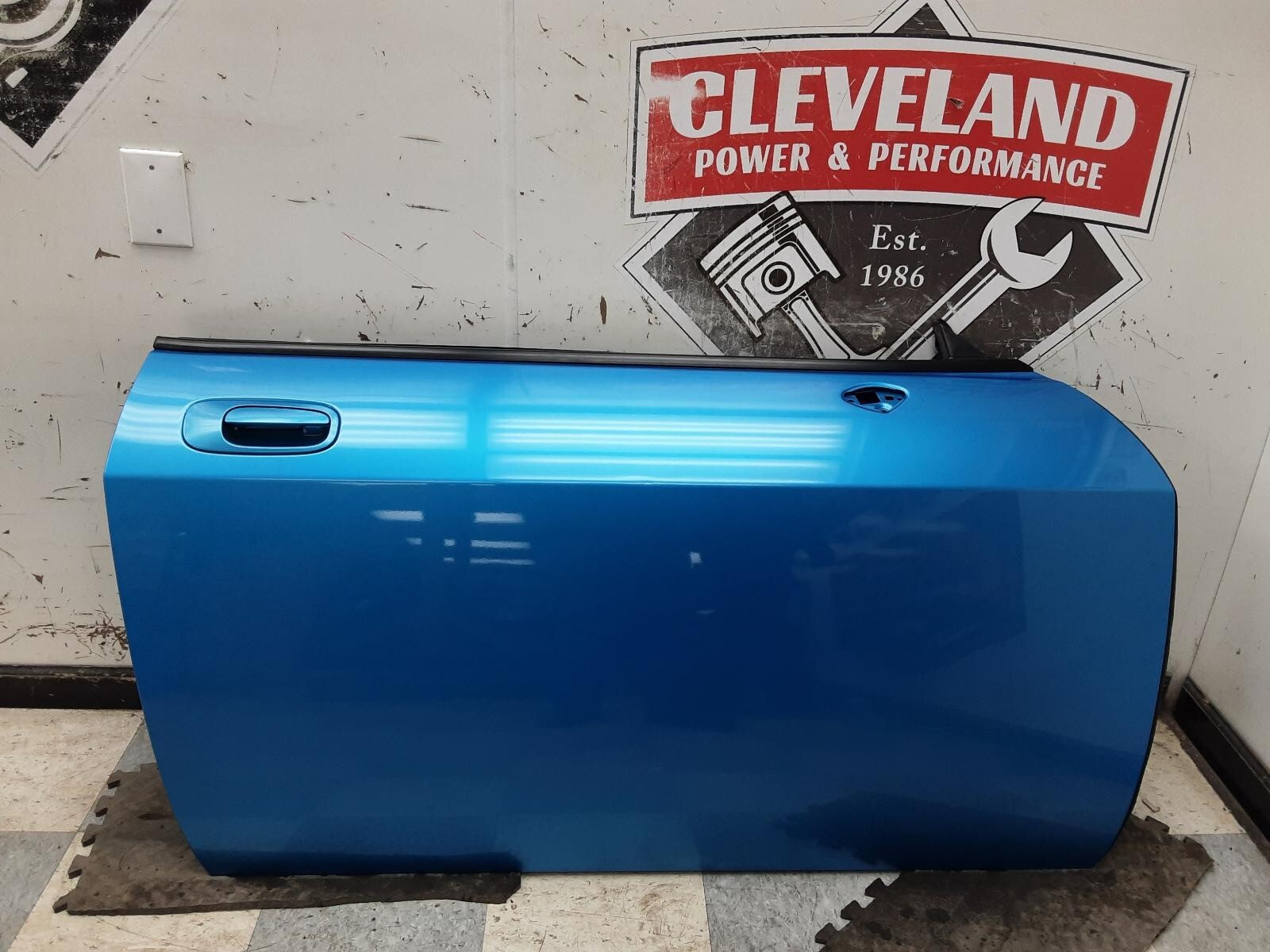 2008-2010 Dodge Challenger OEM Right Passenger Door Assembly