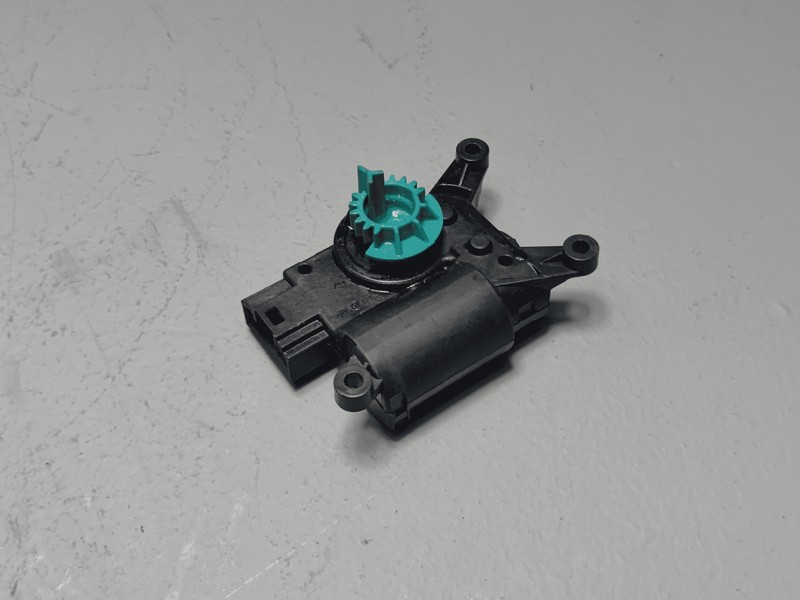 Used 2018-2025 Volkswagen Atlas HVAC Air Inlet Door Adjust Motor Actuator OEM
