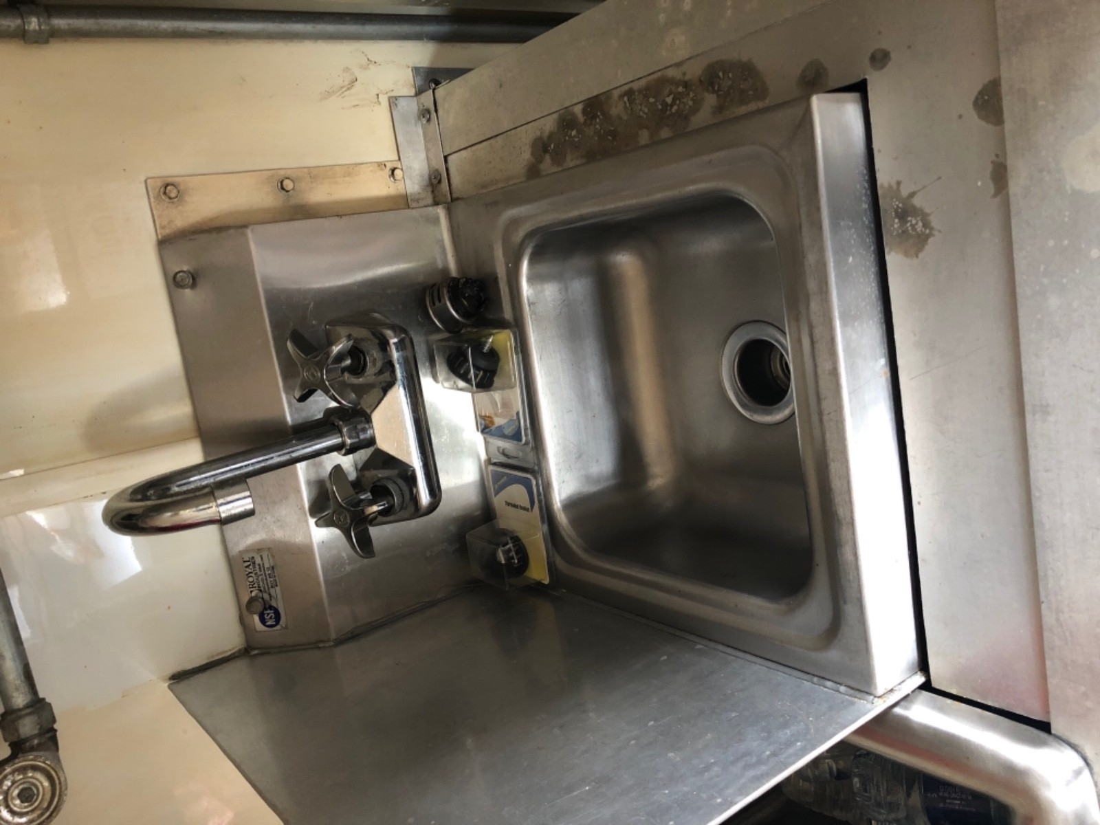 Food Truck Ready to Go! Fully Equipped