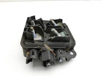 Mercedes S205 W205 14-18 Relais Batteriestützpunkt Klemmpunkt Mercedes S205 W205 14-18 09.05.2016 gebraucht Vorschau 2