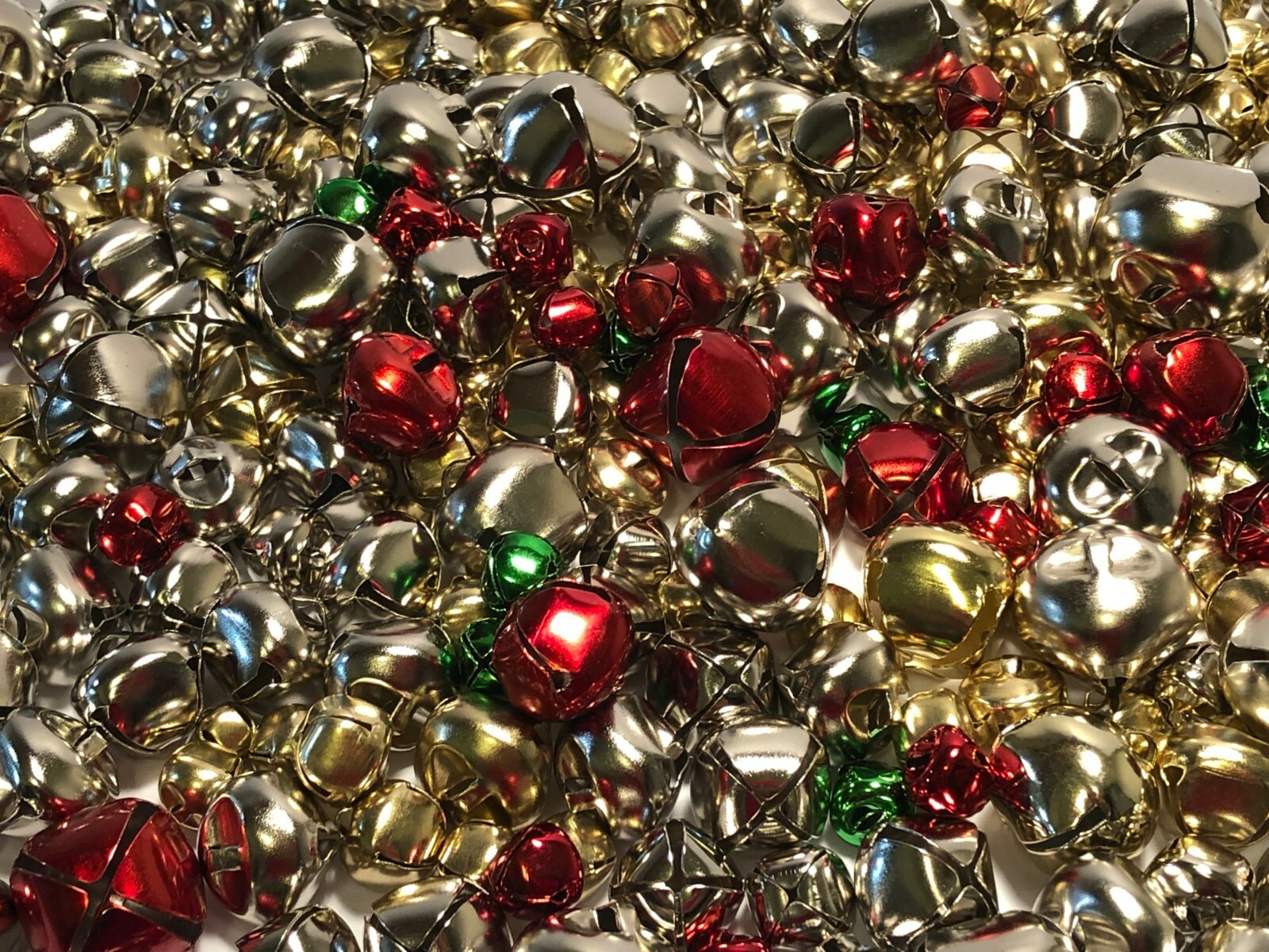 Lot of 390 Jingle Bells – Assorted Sizes – Silver Gold Red Green - Christmas