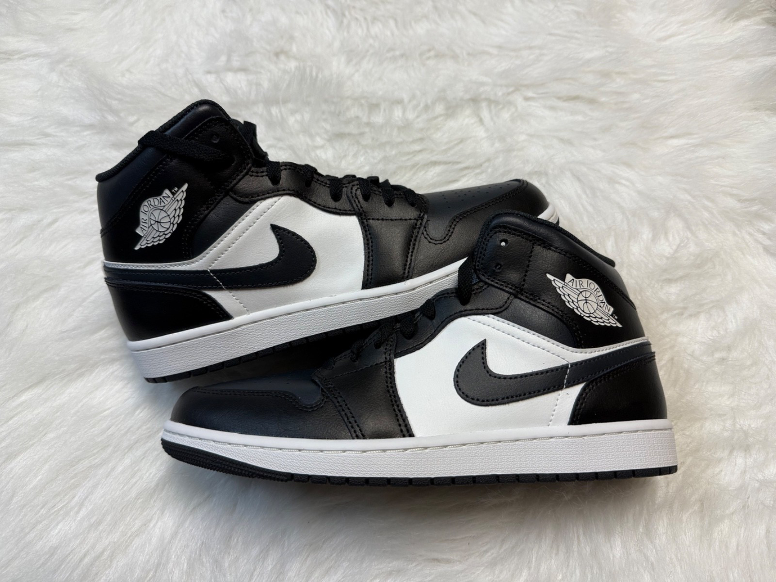 美品　NIKE 26.5㎝　 AIRJORDAN 1MID BLACK Nike Air Jordan 1 Mid Shoes 'Black/Iron Grey' (DQ8426-001