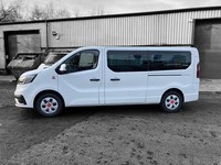 Renault Trafic LL30 Blue dCi 170 Extra 9 Seater EDC Standard Roof Minibus  Diese