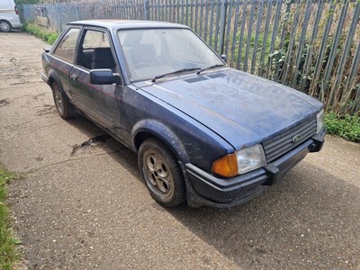 Ford escort xr3i mk3 1.6 cvh spares or repair RARE Mineral blue 1986