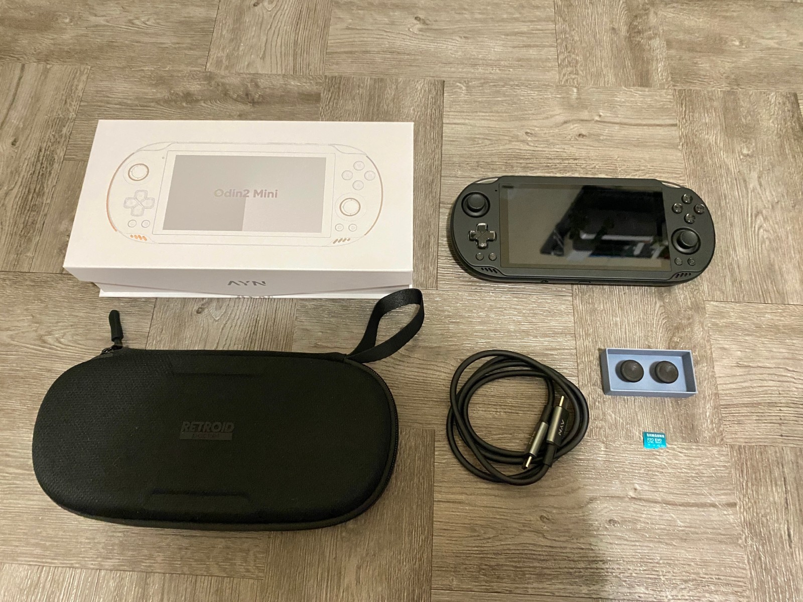 AYN Odin2 Mini Pro（12GB / 256GB） Amazon.com: AYN Odin 2 Mini Android Gaming Handheld with