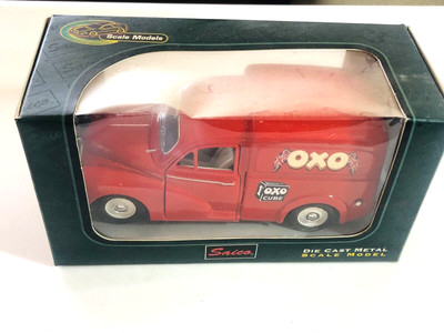 SAICO DIECAST MODEL MORRIS MINOR RED OXO VAN 1/26 diecast MIB classic