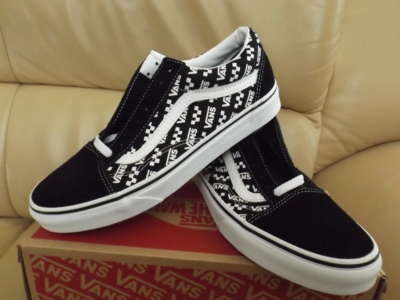 VANS★OLD SKOOL★ロゴ★VANS COLLAGE BLACK/WHITE Vans Old Skool (Logo Repeat) Women's Size 5.5 Sneakers Black