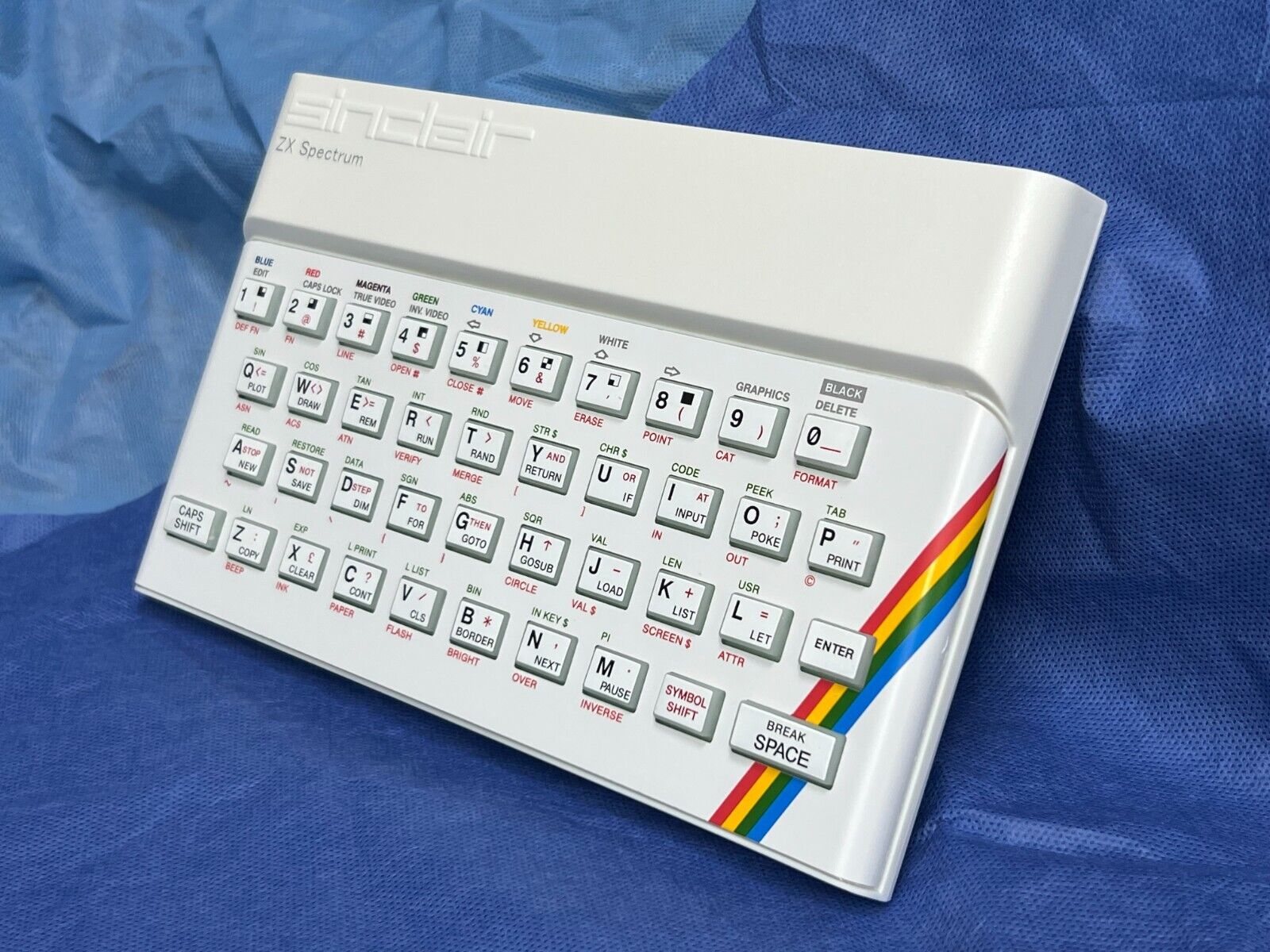 Sinclair ZX Spectrum 16K / 48K Replacement Case - Repro Set White Sinclair ZX Spectrum 16K / 48K Replacement Case - Repro Set White