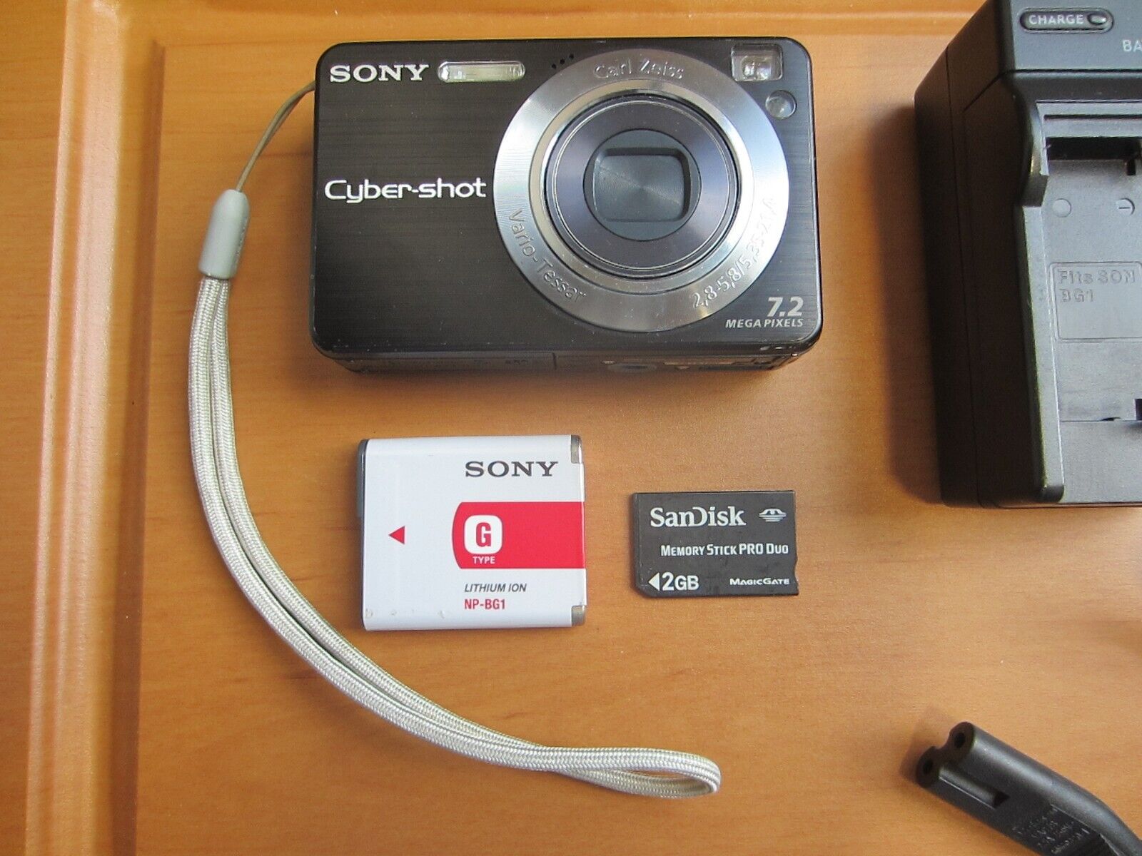 Sony Cyber-shot DSC-W120 Digital Camera 7Mp Black Memory Sony Cyber-shot DSC-W120 Digital Camera 7Mp Black Memory