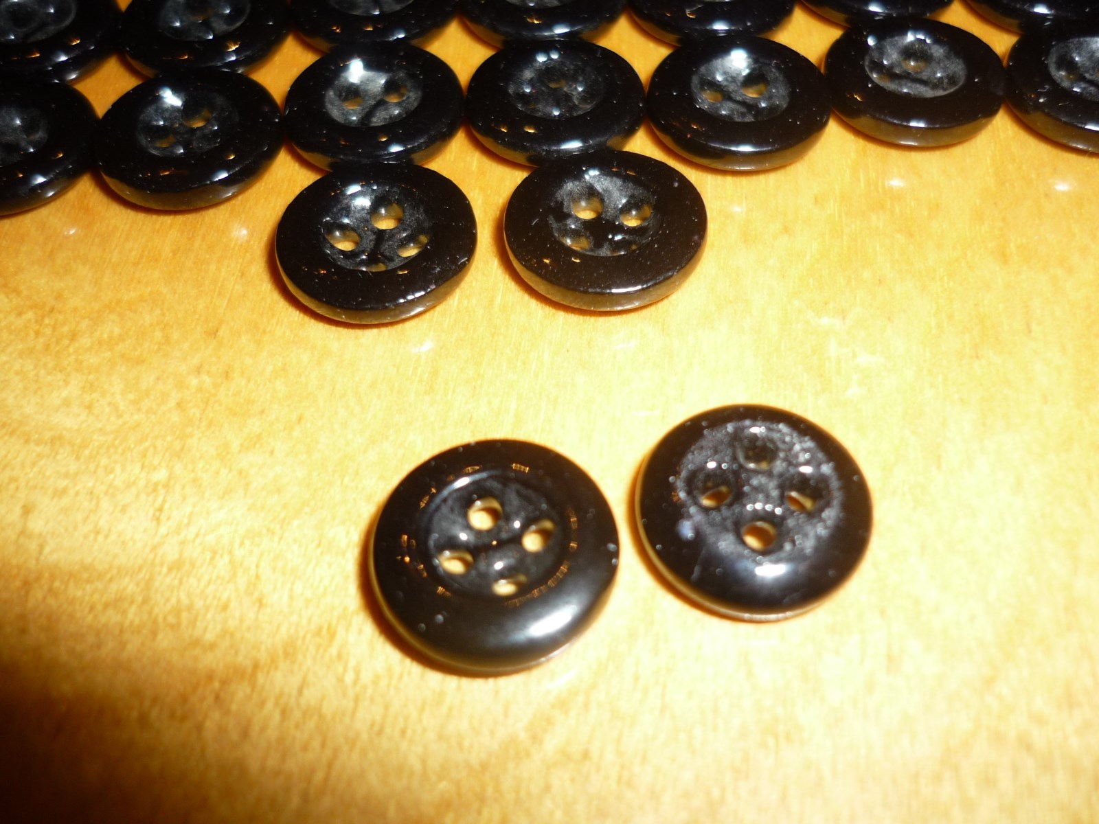 LOT 74 TYPICAL SMALL CHINA BUTTONS BY F.B.MADE IN FRANCE - BLACK- 3/8
