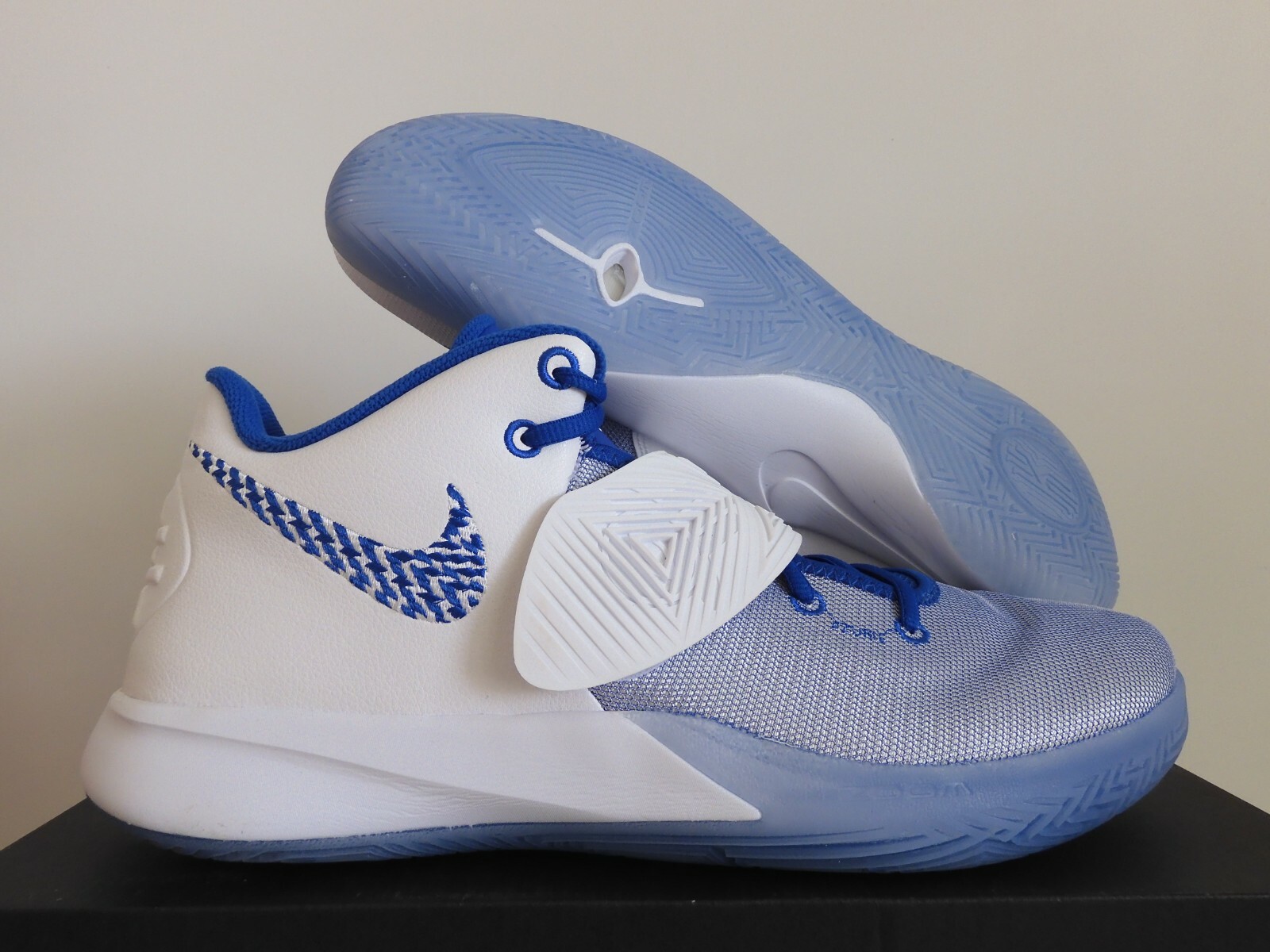 kyrie flytrap 3 varsity royal