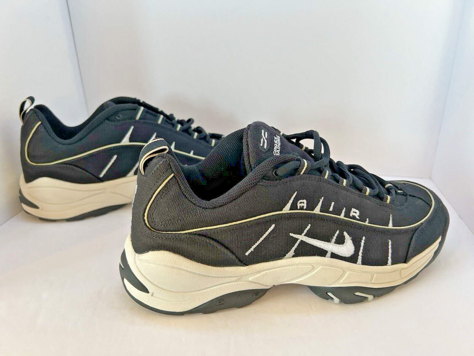 New Dead Stock Vintage 2000 Nike Cross Training Shoes 173242