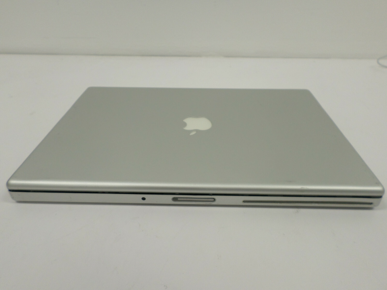Apple MacBook Pro A1211 15.5
