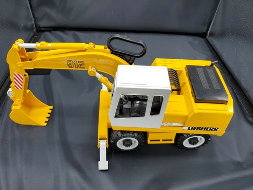 bruder liebherr shovel l574