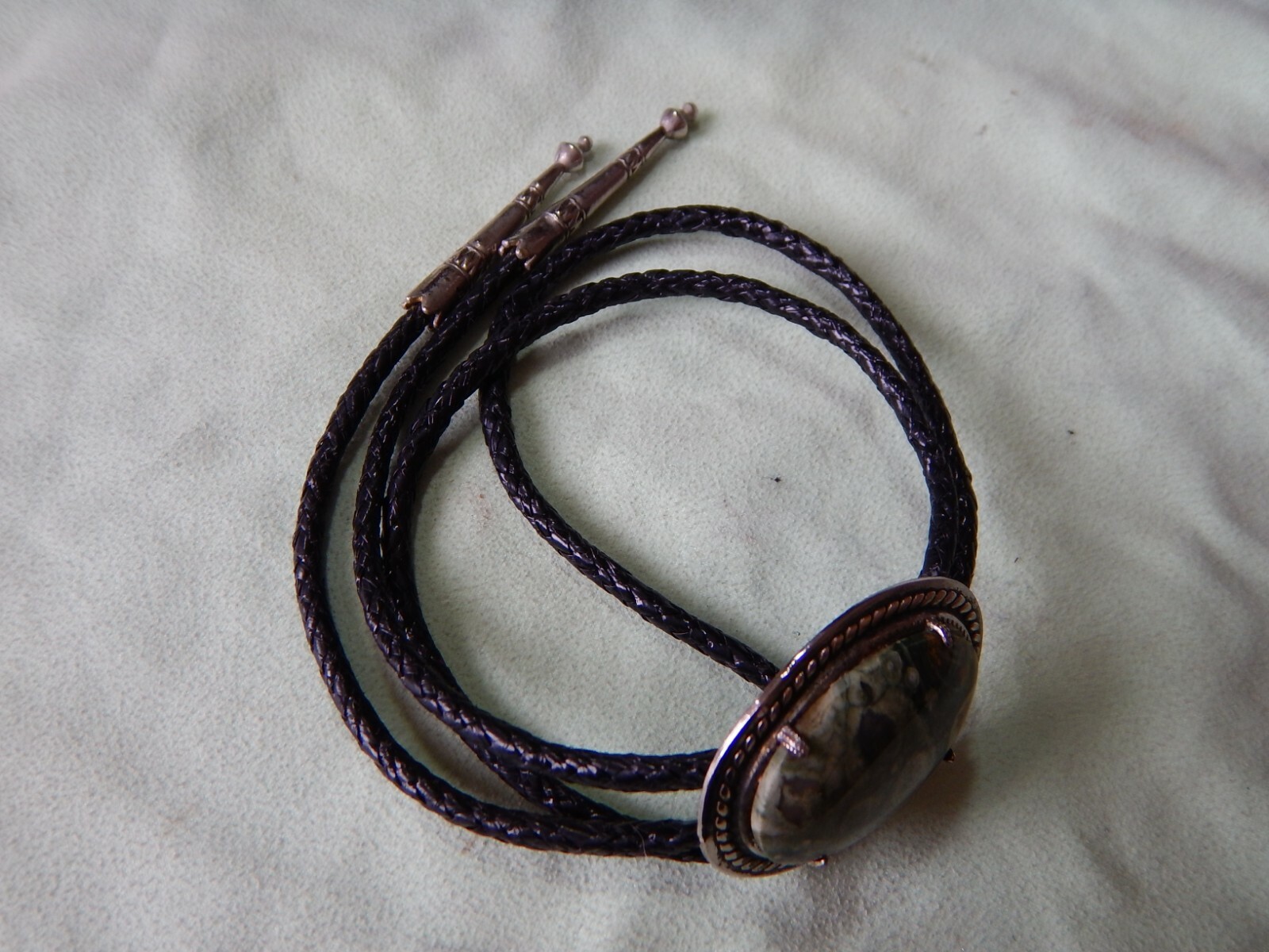 Vintage Mens Bolo 36 inch leather braided tie rope. Agate stone on slide- VGC