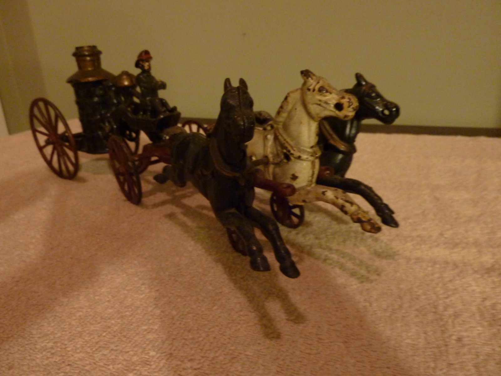 Kenton Medium Fire Engine With 3 Galloping Horses Circa 1910-20