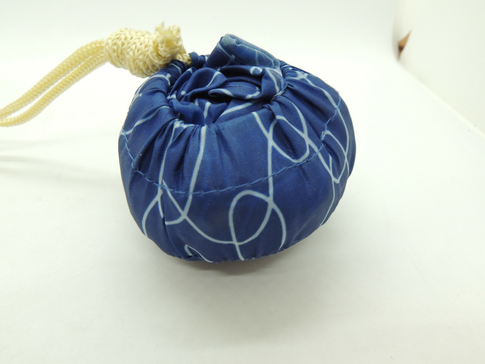 KIKKERLAND reusable Tote bag Blue NWT Fishnet design on bag