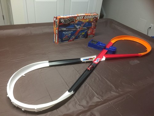 2002 Hot Wheels Racing Jeff Gordon High Speed Race Track Set -TESTED AND WORKS