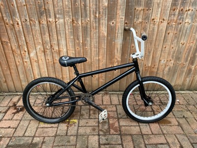 MONGOOSE BMX BIKE