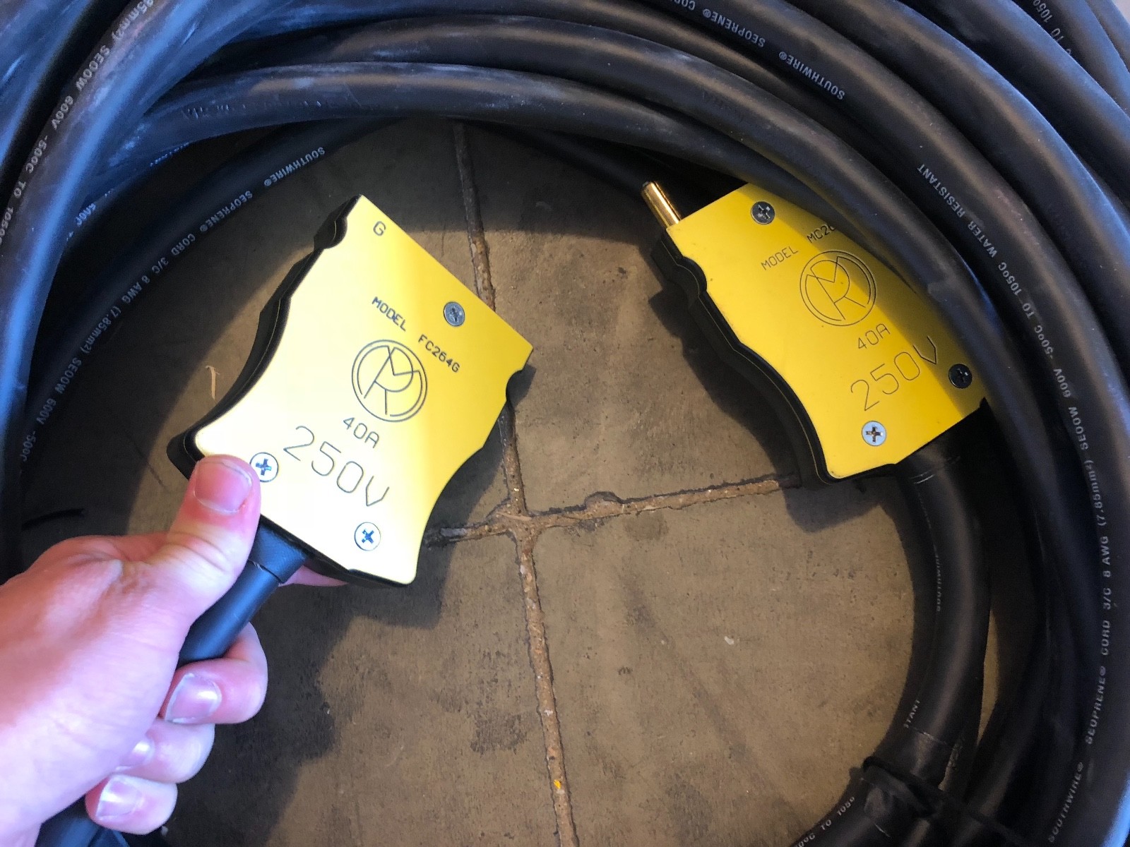 Arri Sun 4000 Watt HMI Light with Lens/100 Bates Cable/Twist Lock Bates Adapter