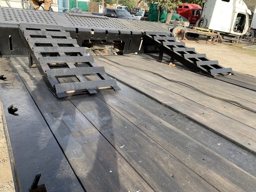 2005 930E Landoll Trailer