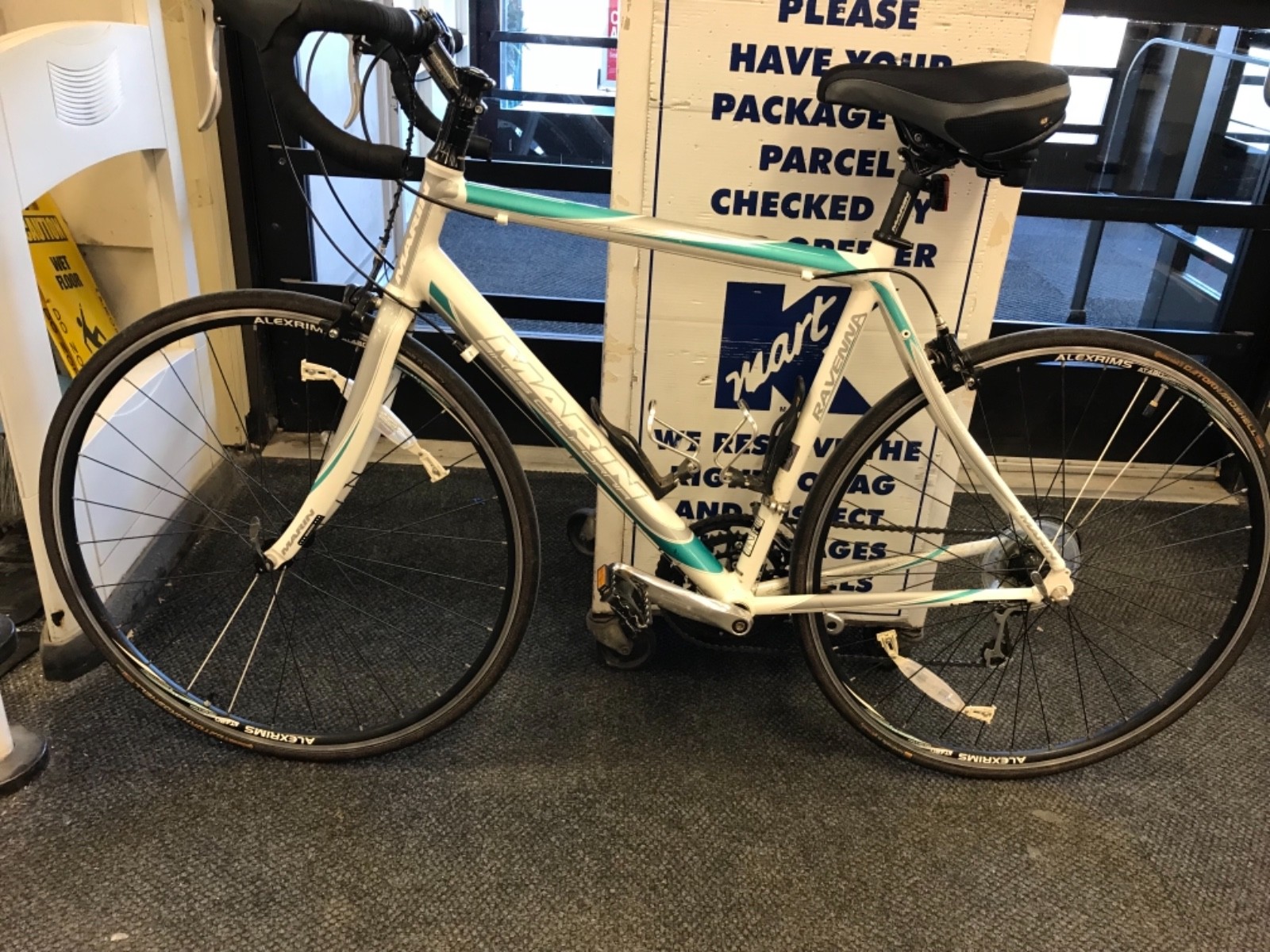 Marin Ravenna Road Bike 21" (White, and green ) "Local Pick Up
