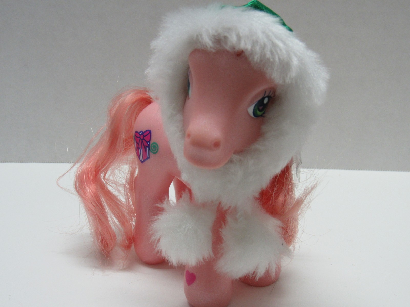 MY LITTLE PONY G3 2005 TARGET EXCLUSIVE WINTER PONY SNO - GLO + ACCESSORIES