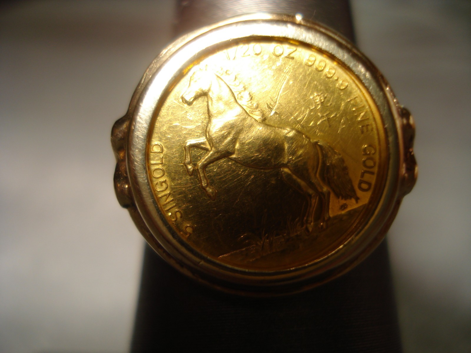 Estate 1990 1/20th OZ 5 Horse Singold COIN SET IN 14K GOLD RING (SEE DETAILS) !!