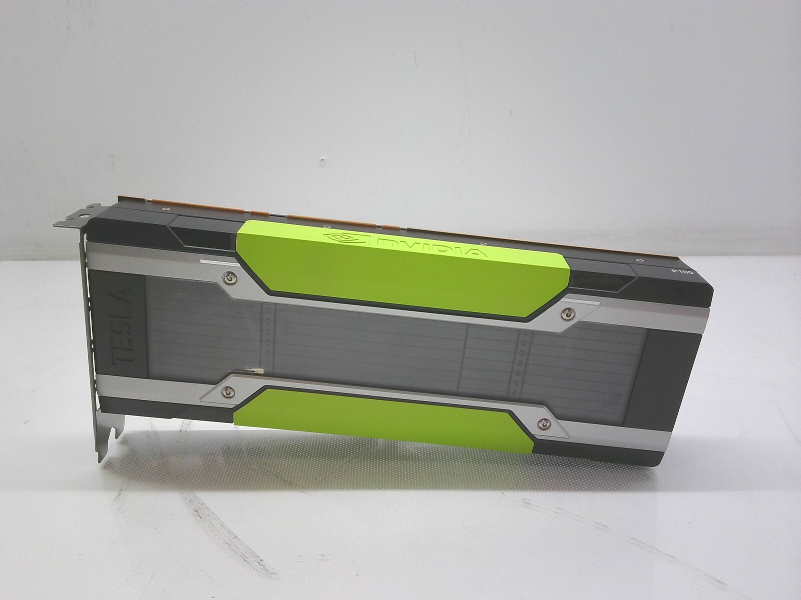 Nvidia Tesla P100 16GB 900-2H400-0000-000 HBM2 4096 bit PCI