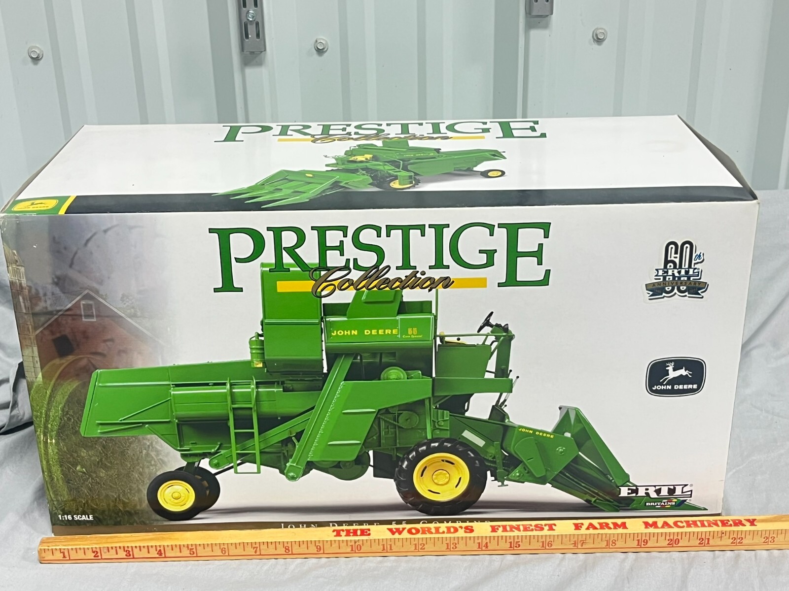 John Deere Model 55 Square Back Toy Combine 1:16 NIB Never